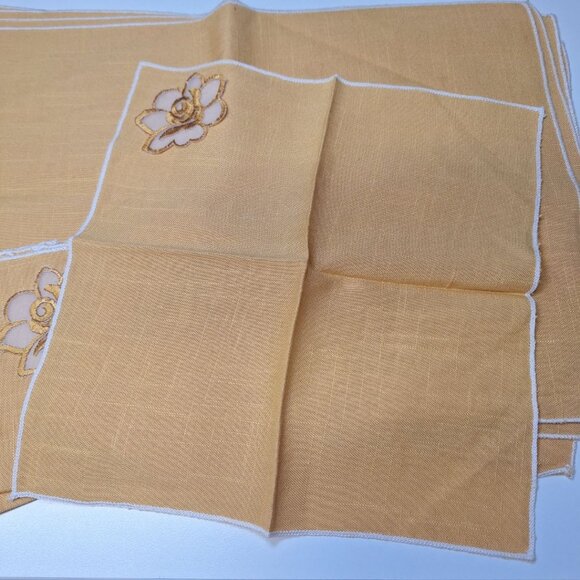 Retro Cloth Napkins Placemats Vintage Yellow Flower 16x11 inches Granny Dining - Picture 8 of 9